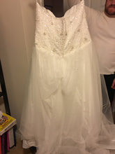 Load image into Gallery viewer, Jewel &#39;9wg3798&#39; - Jewel - Nearly Newlywed Bridal Boutique - 2
