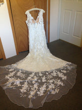 Load image into Gallery viewer, Allure Bridals &#39;8800&#39;
