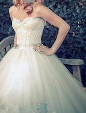 Load image into Gallery viewer, Vera Wang &#39;Emmeline&#39; size 2 used wedding dress front view on bride
