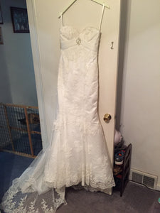 Ivory, Beaded, NWT, Size 6 - Elizabeth Ann - Nearly Newlywed Bridal Boutique - 1