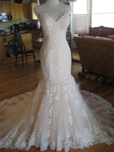 Load image into Gallery viewer, Maggie Sottero &#39;Marianne&#39; - Maggie Sottero - Nearly Newlywed Bridal Boutique - 9
