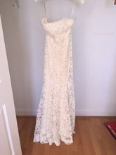 Load image into Gallery viewer, Monique Lhuillier &#39;Monet&#39; - Monique Lhuillier - Nearly Newlywed Bridal Boutique - 5
