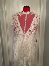 Load image into Gallery viewer, Allure Bridals &#39;Allure&#39; - Allure Bridals - Nearly Newlywed Bridal Boutique - 2
