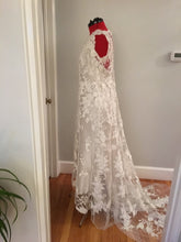 Load image into Gallery viewer, Allure Bridals &#39;Allure&#39; - Allure Bridals - Nearly Newlywed Bridal Boutique - 5
