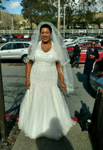 Load image into Gallery viewer, Melissa Sweet &#39;Trumpet Lace&#39; size 18 used wedding dress front view on bride
