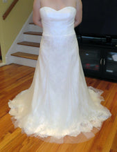 Load image into Gallery viewer, Kelly Faetanini &#39;Strapless&#39; - Kelly Faetanini - Nearly Newlywed Bridal Boutique - 1
