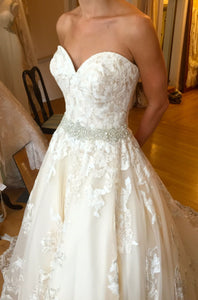 La Reve 'Elegant Lace Dress' - La reve - Nearly Newlywed Bridal Boutique - 2