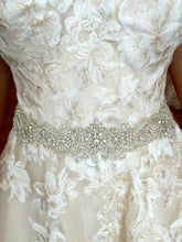 Load image into Gallery viewer, La Reve &#39;Elegant Lace Dress&#39; - La reve - Nearly Newlywed Bridal Boutique - 4
