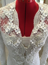 Load image into Gallery viewer, Badgley Mischka &#39;Elegant Lace&#39; - Badgley Mischka - Nearly Newlywed Bridal Boutique - 3
