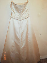 Load image into Gallery viewer, Reem Acra &#39;Shimmer&#39; - Reem Acra - Nearly Newlywed Bridal Boutique - 2

