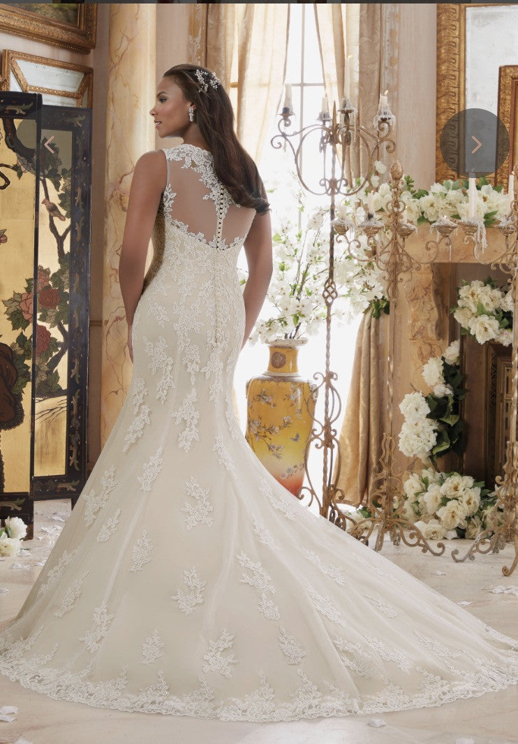 Mori Lee 'Juilietta' size 16 new wedding dress back view on model