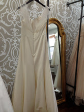 Load image into Gallery viewer, Lela Rose &quot;The Brownstone&quot; - Lela Rose - Nearly Newlywed Bridal Boutique - 4
