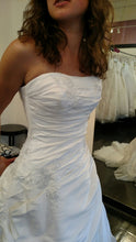 Load image into Gallery viewer, Sottero and Midgley &#39;A Line&#39; size 6 used wedding dress front view on bride
