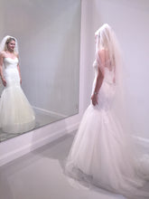 Load image into Gallery viewer, Monique Lhuillier &#39;1516&#39; - Monique Lhuillier - Nearly Newlywed Bridal Boutique - 3
