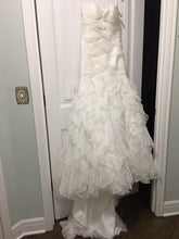 Load image into Gallery viewer, Victoria&#39;s &#39;2652&#39; - Victoria&#39;s - Nearly Newlywed Bridal Boutique - 4
