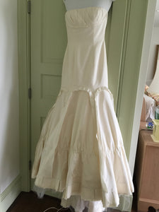 Vera Wang 'Ivory Dress' - Vera Wang - Nearly Newlywed Bridal Boutique - 2