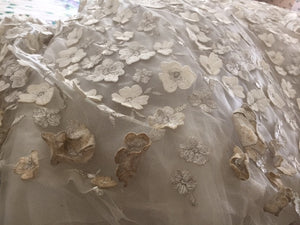 Francesca Miranda 'Ambrosia' size 2 used wedding dress close up of flowers of dress