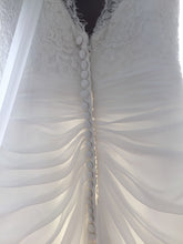 Load image into Gallery viewer, Maggie Sottero &#39;Lyla&#39; - Maggie Sottero - Nearly Newlywed Bridal Boutique - 4

