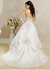 Load image into Gallery viewer, Maggie Sottero &#39;Krisha&#39; - Maggie Sottero - Nearly Newlywed Bridal Boutique - 2
