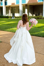 Load image into Gallery viewer, Essence of Australia &#39;Classic&#39; - essence of australia - Nearly Newlywed Bridal Boutique - 5
