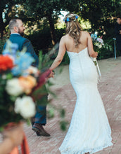 Load image into Gallery viewer, Wtoo &#39;Pippin&#39; size 8 used wedding dress back view on bride
