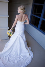 Load image into Gallery viewer, Jorge Manuel &#39;The Phoenix&#39; - Jorge Manuel - Nearly Newlywed Bridal Boutique - 2
