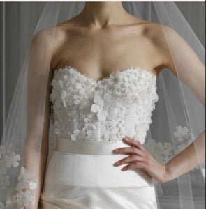 Monique Lhuillier 'Poppy' size 2 new wedding dress front view close up on model