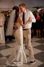 Load image into Gallery viewer, Michelle Roth &#39;Millie&#39; Wedding Dress - Michelle Roth - Nearly Newlywed Bridal Boutique - 3
