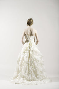 Vera Wang 'Deidre' Ivory Strapless Tulle Gown - Vera Wang - Nearly Newlywed Bridal Boutique - 3