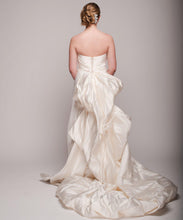 Load image into Gallery viewer, Ulla Maija &#39;Felicite&#39; Satin Gown - Ulla Maija - Nearly Newlywed Bridal Boutique - 4
