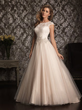 Load image into Gallery viewer, Allure &#39;9022&#39; size 8 used wedding dress front view on model

