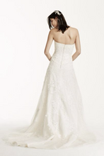 Load image into Gallery viewer, David&#39;s Bridal &#39;Sweetheart A Line&#39; - David&#39;s Bridal - Nearly Newlywed Bridal Boutique - 2
