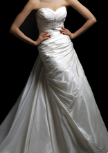 Load image into Gallery viewer, Enzoani &#39;Brooklyn&#39; - Enzoani - Nearly Newlywed Bridal Boutique - 1
