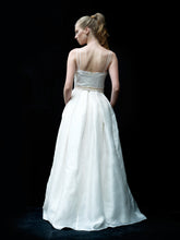 Load image into Gallery viewer, Love, Yu &#39;Pirouette&#39; - Love, Yu - Nearly Newlywed Bridal Boutique - 2
