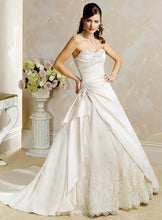 Load image into Gallery viewer, Maggie Sottero &#39;Krisha&#39; - Maggie Sottero - Nearly Newlywed Bridal Boutique - 1
