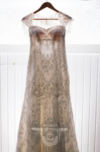 Load image into Gallery viewer, Monique Lhuillier &#39;Bliss&#39; - Monique Lhuillier - Nearly Newlywed Bridal Boutique - 1
