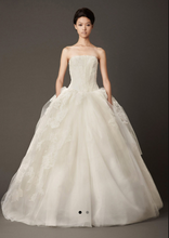 Load image into Gallery viewer, Vera Wang &#39;Lisbeth&#39; Ballgown
