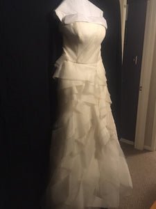 Vera Wang 'Deidre' size 8 used wedding dress front view on mannequin