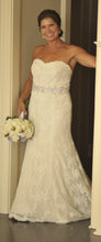 Load image into Gallery viewer, Watters &#39;Pasadena 9063B&#39; - Watters - Nearly Newlywed Bridal Boutique - 1
