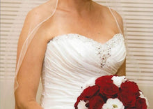 Load image into Gallery viewer, Essence of Australia &#39;1052&#39; - essence of australia - Nearly Newlywed Bridal Boutique - 1
