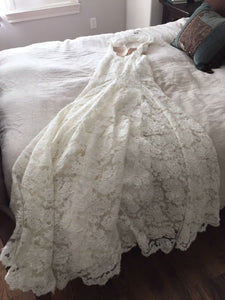 Monique Lhuillier 'Scarlet' size 2 used wedding dress view of lace