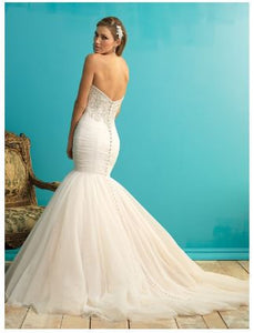 Allure Bridals '9258' size 12 used wedding dress back view on model