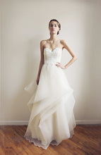 Load image into Gallery viewer, Leanne Marshall &#39;Janine&#39; - Leanne Marshall - Nearly Newlywed Bridal Boutique - 2
