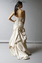 Load image into Gallery viewer, St. Pucchi Style Z366 - St Pucchi - Nearly Newlywed Bridal Boutique - 2
