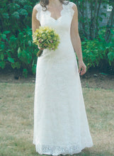 Load image into Gallery viewer, Morgane Le Fay &#39;A-Line Lace&#39; size 4 used wedding dress front view on bride
