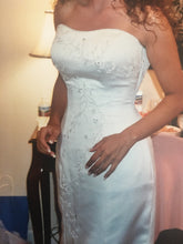 Load image into Gallery viewer, Jasmine Couture Bridal &#39;Unknown&#39; wedding dress size-08 PREOWNED
