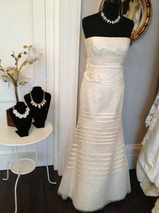 Strapless Alice Vera Wang Tulle Wedding Gown - Vera Wang - Nearly Newlywed Bridal Boutique - 4