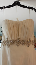 Load image into Gallery viewer, Allure &#39;8605&#39; - Allure - Nearly Newlywed Bridal Boutique - 4
