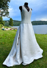 Load image into Gallery viewer, Carolina Herrera &#39;unknown&#39; wedding dress size-06 PREOWNED
