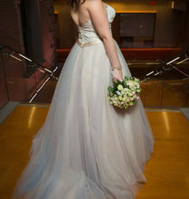 Load image into Gallery viewer, Allure Bridals &#39;2853&#39; wedding dress size-18 PREOWNED
